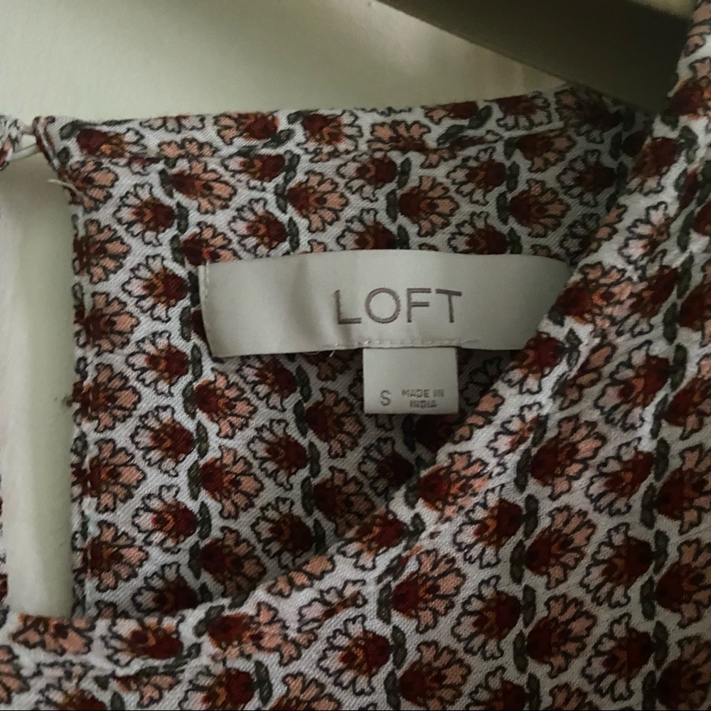 LOFT Petite Floral Shirred Yoke Blouse - Picture 4 of 5